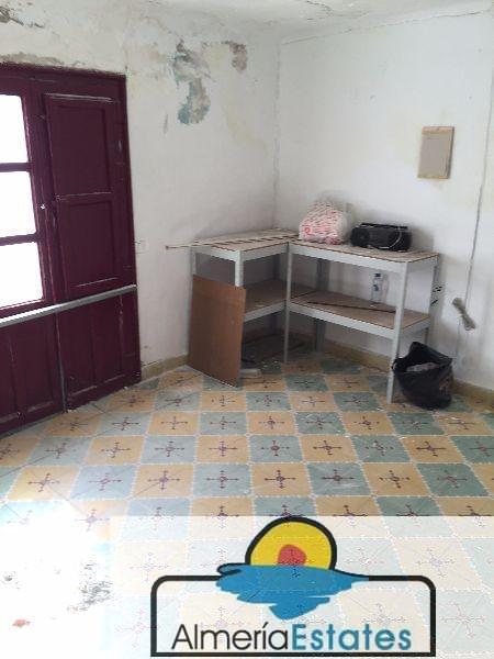 For sale of house in Vélez-Rubio