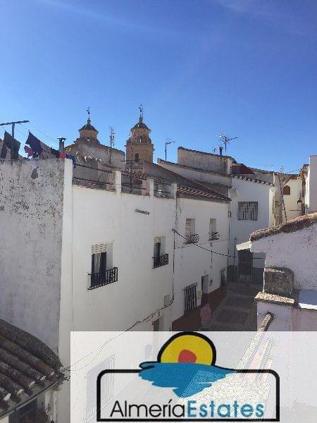 For sale of house in Vélez-Rubio