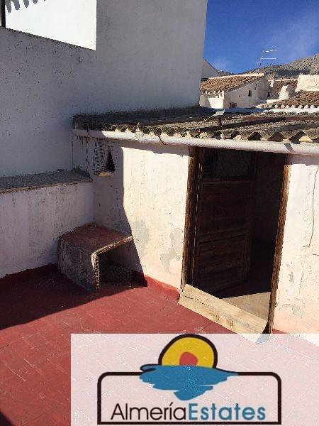 For sale of house in Vélez-Rubio
