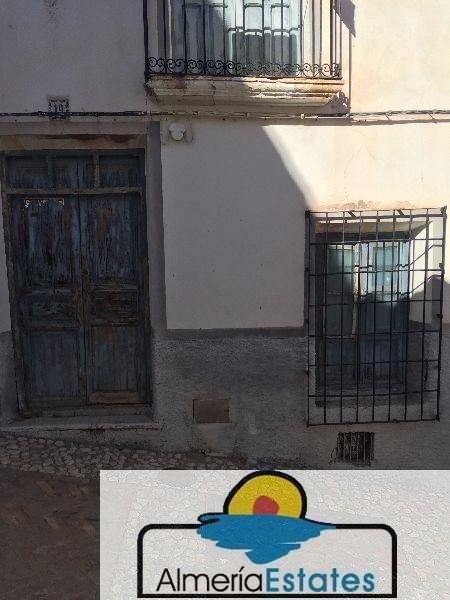 For sale of house in Vélez-Rubio