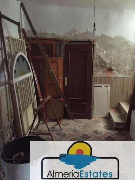 For sale of house in Vélez-Rubio