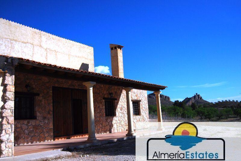 Venta de finca rústica en Vélez-Rubio