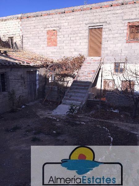 For sale of house in Chirivel