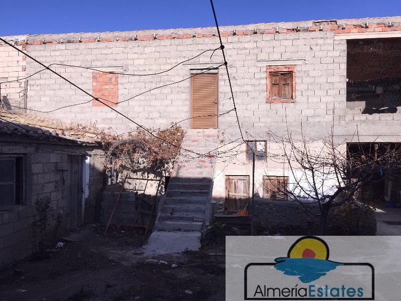 For sale of house in Chirivel