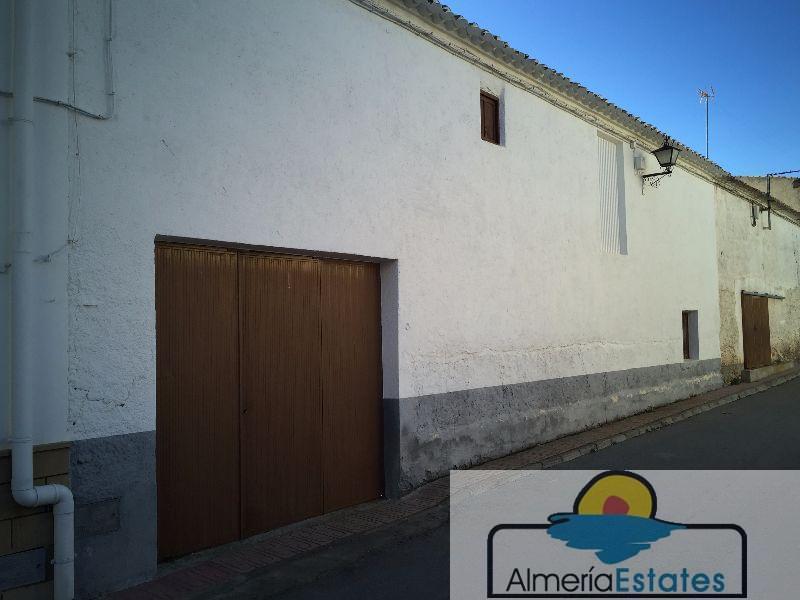 For sale of house in Chirivel