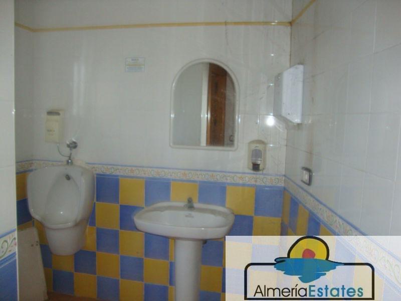 For rent of commercial in Albox