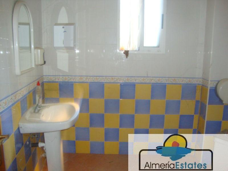 For rent of commercial in Albox
