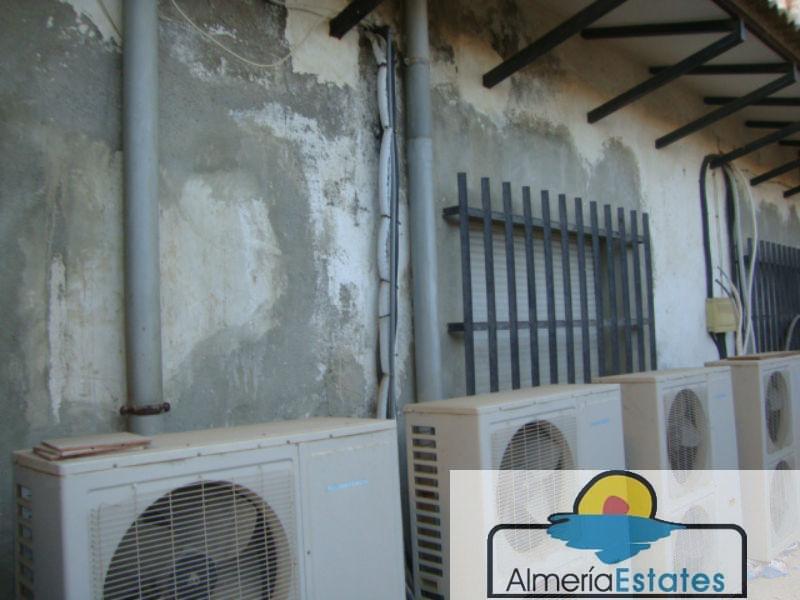 For rent of commercial in Albox