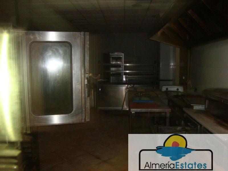 For rent of commercial in Albox