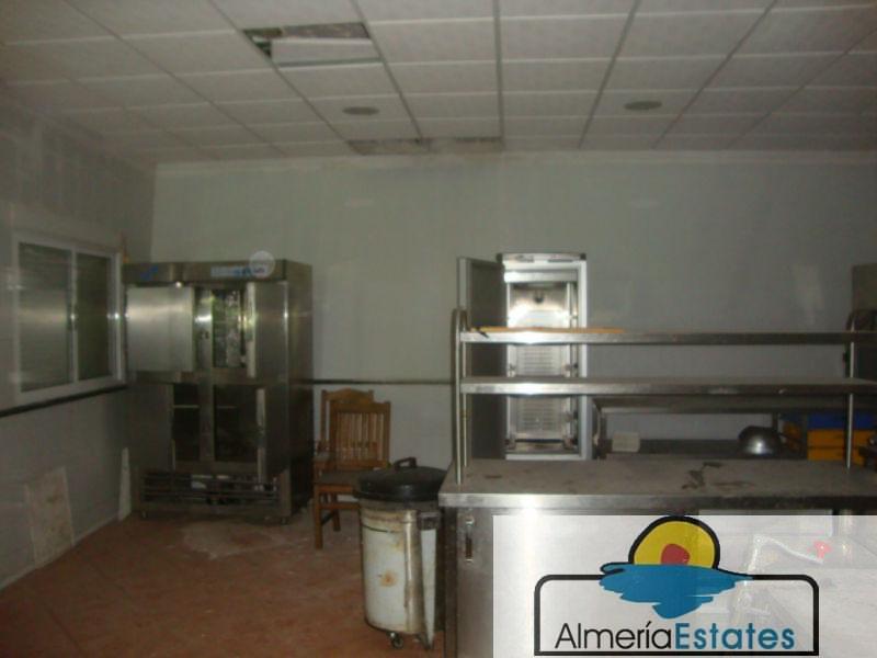 For rent of commercial in Albox