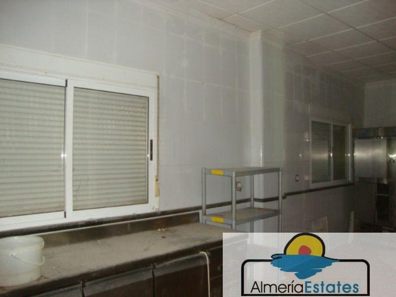 For rent of commercial in Albox