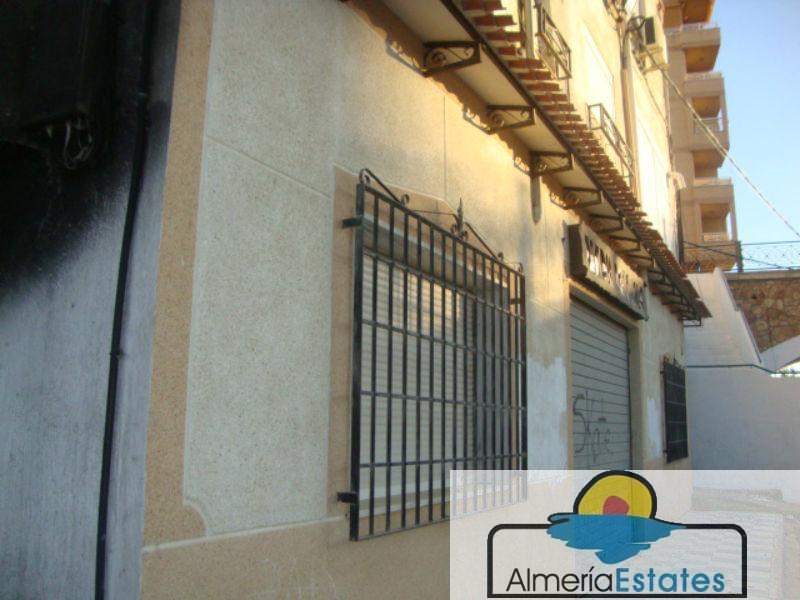 For rent of commercial in Albox