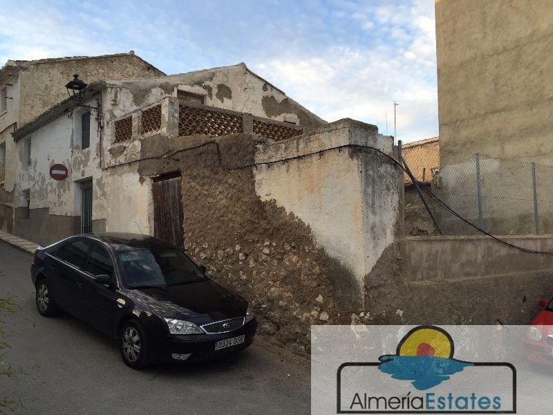 For sale of house in Vélez-Rubio