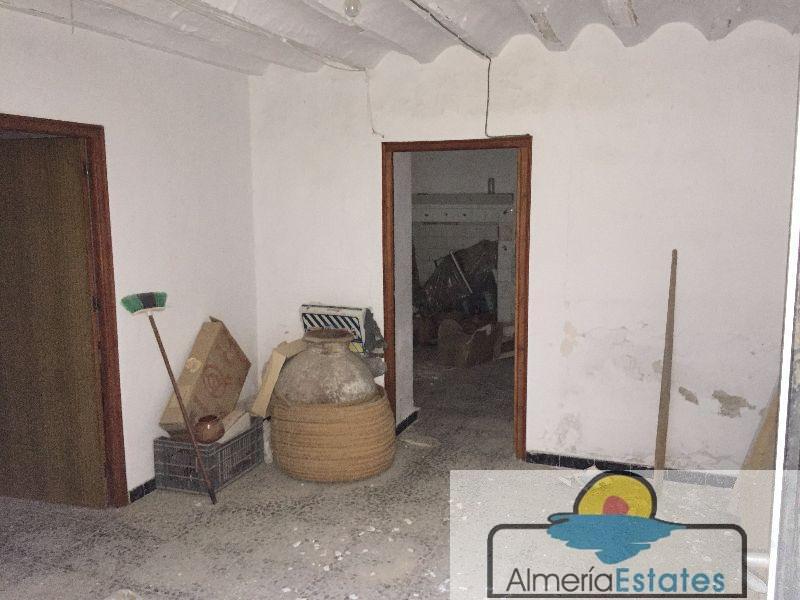 For sale of house in Vélez-Rubio