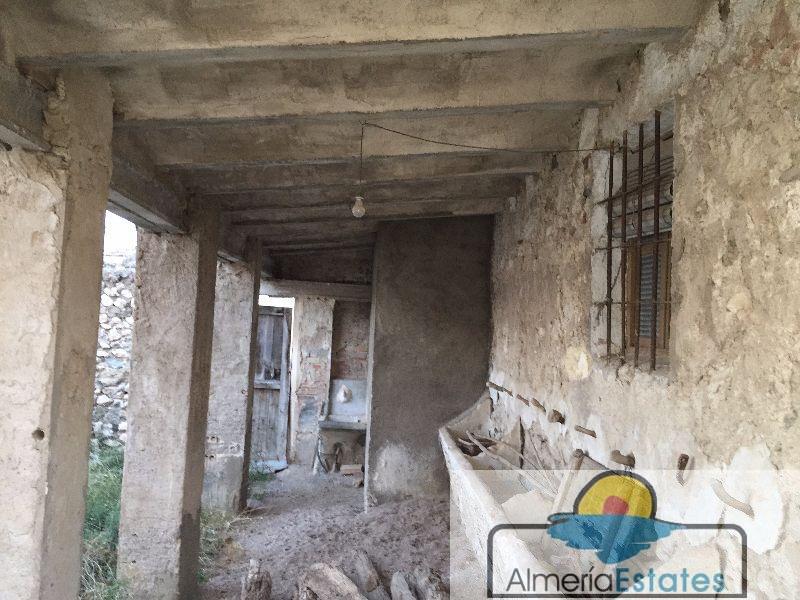 For sale of house in Vélez-Rubio