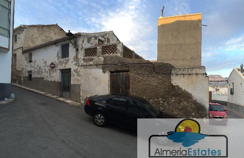 For sale of house in Vélez-Rubio
