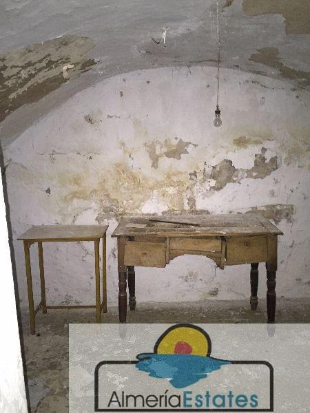 For sale of house in Vélez-Rubio