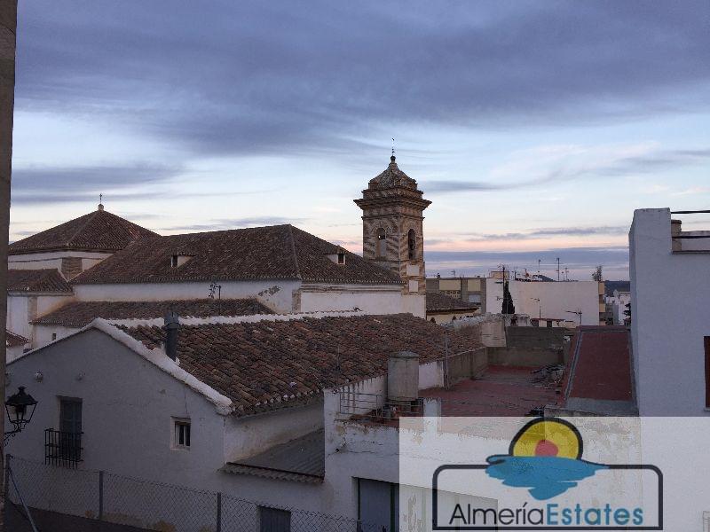 For sale of house in Vélez-Rubio