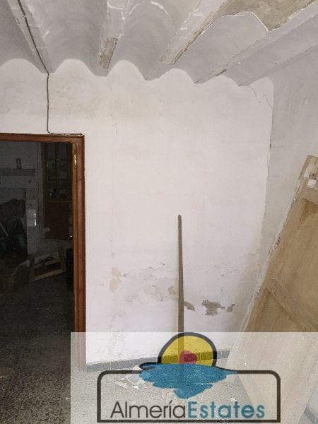 For sale of house in Vélez-Rubio