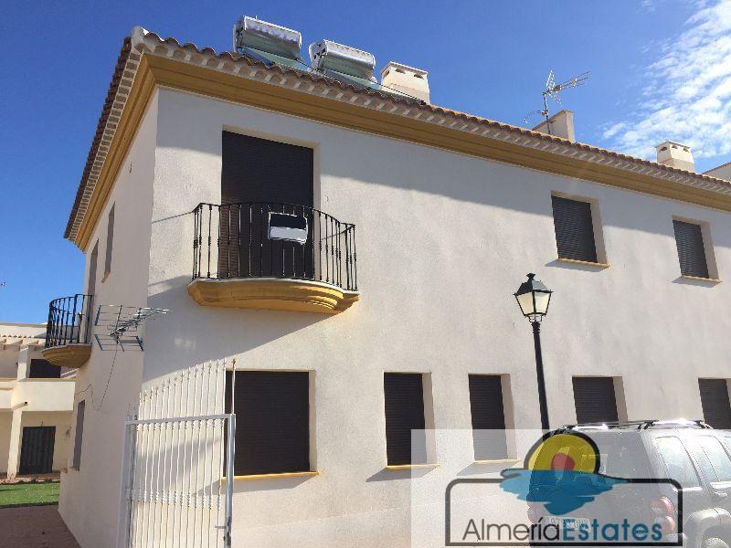 For sale of flat in Chirivel