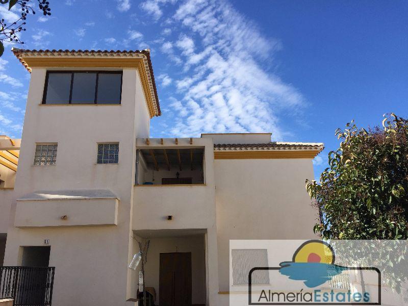 For sale of flat in Chirivel