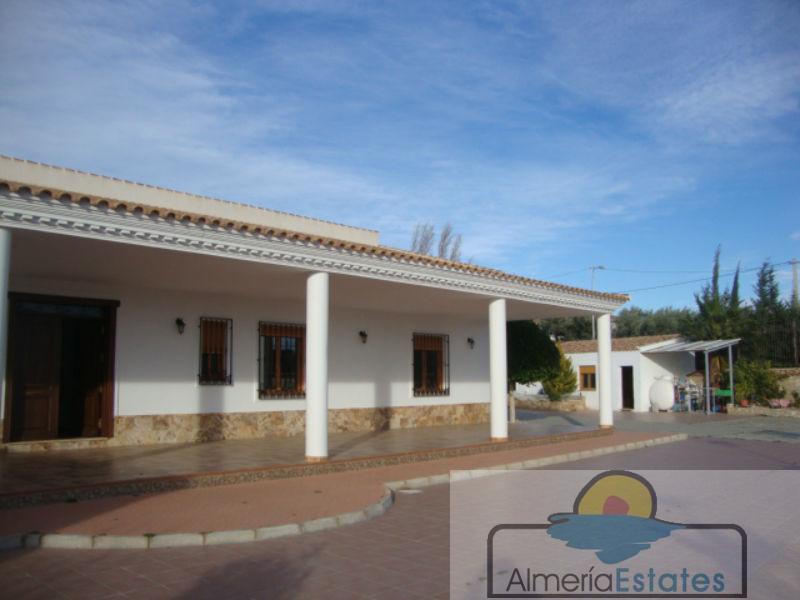 Venta de villa en Albox