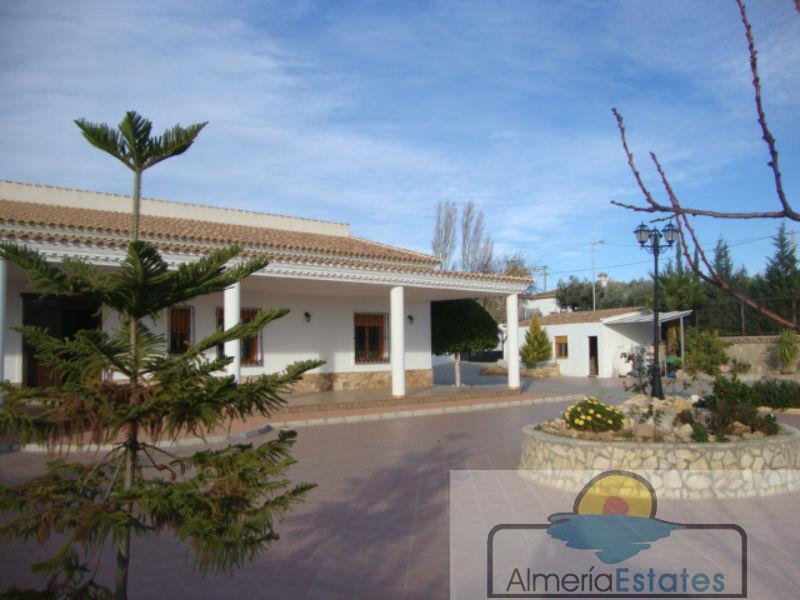 Venta de villa en Albox