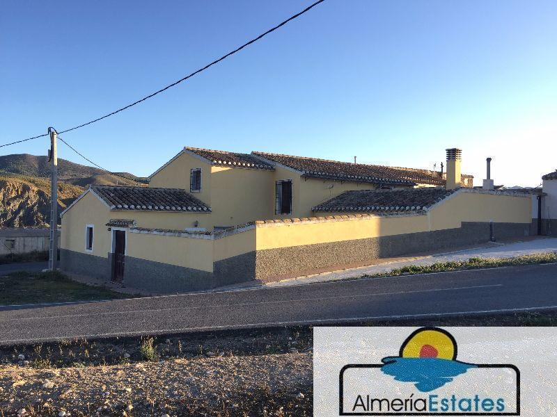 Venta de casa en Vélez-Blanco