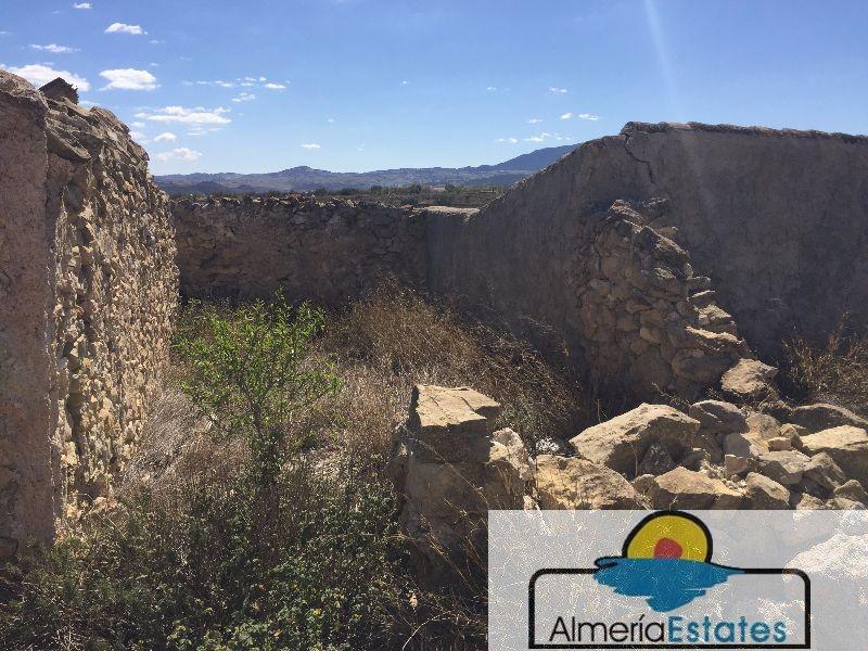 For sale of land in Vélez-Blanco