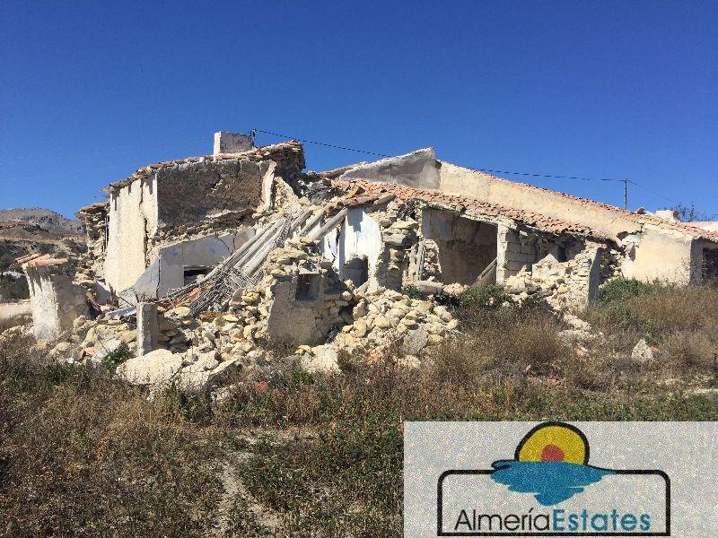 For sale of land in Vélez-Blanco
