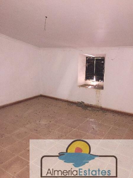 Venta de casa en Vélez-Rubio