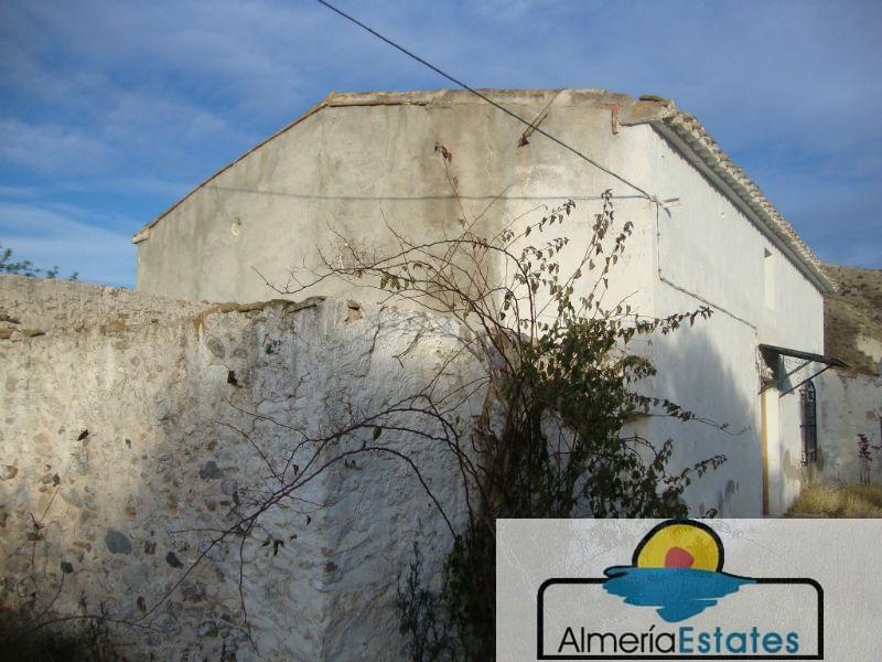 For sale of villa in Arboleas