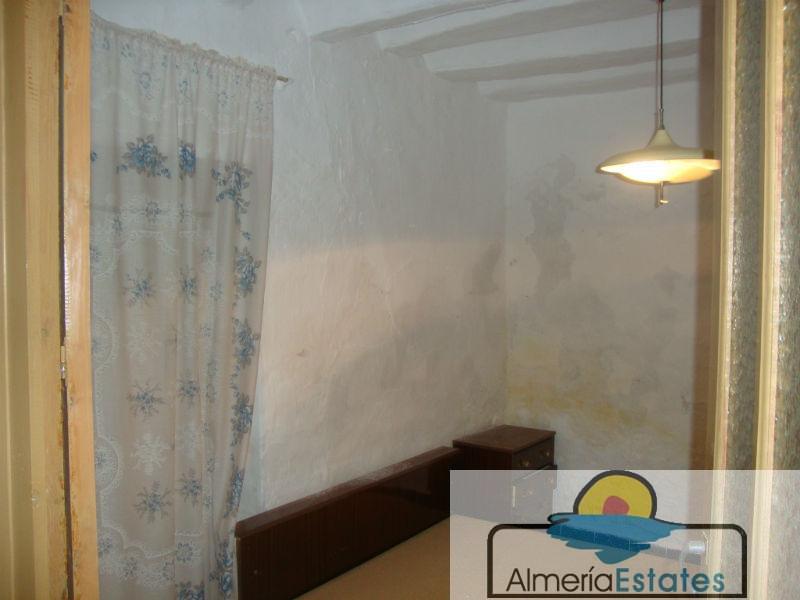 For sale of house in Albánchez