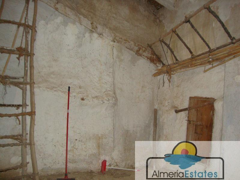 For sale of house in Albánchez
