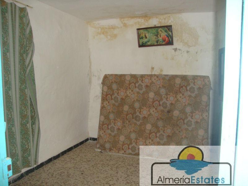 For sale of house in Albánchez