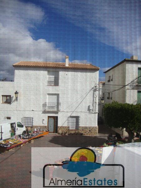 For sale of house in Albánchez