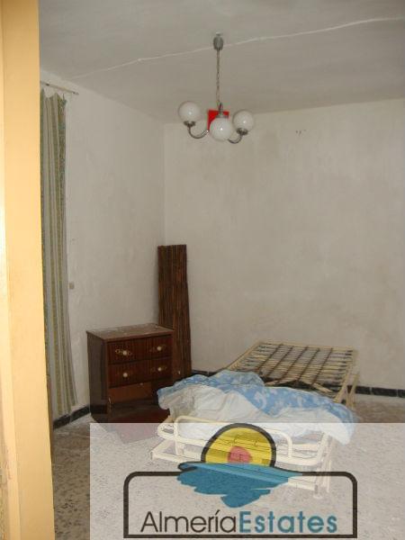 For sale of house in Albánchez