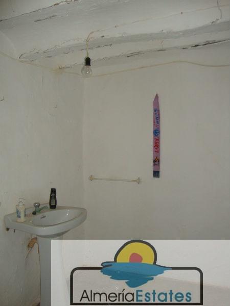 For sale of house in Albánchez