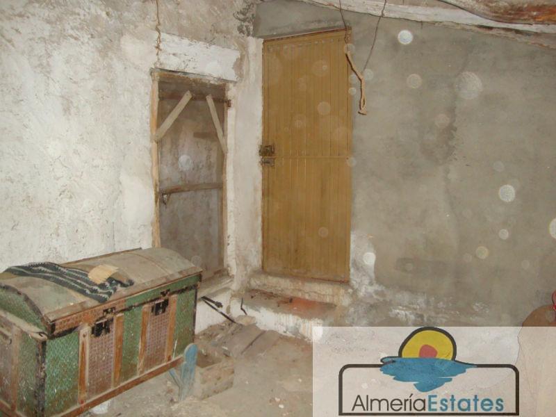 For sale of house in Albánchez