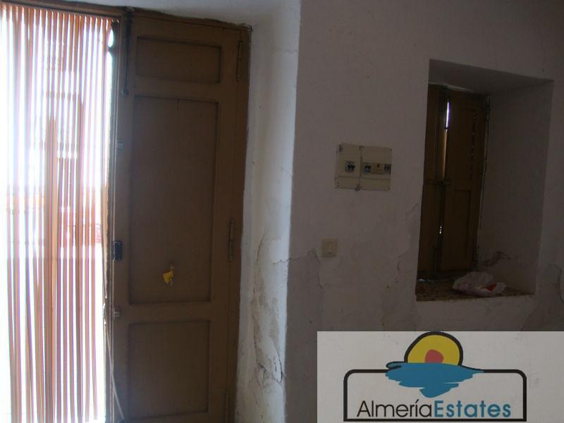 For sale of house in Albánchez