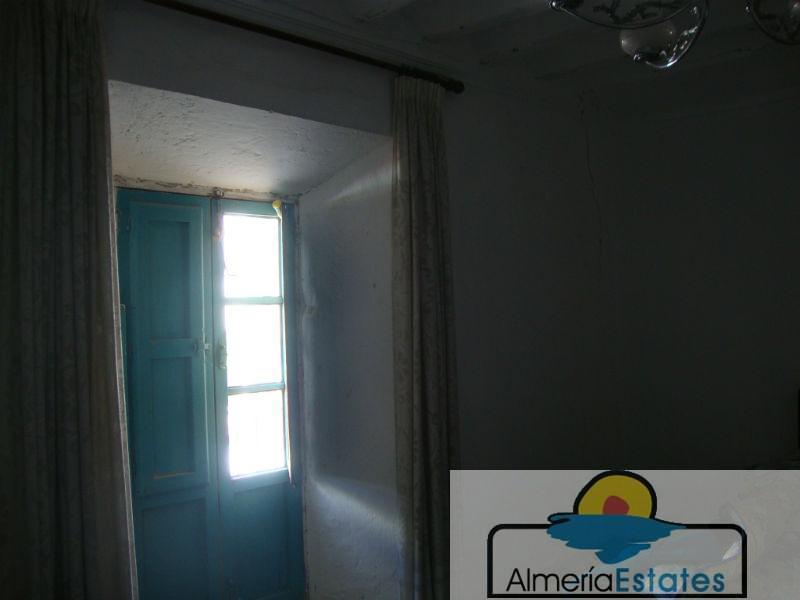 For sale of house in Albánchez