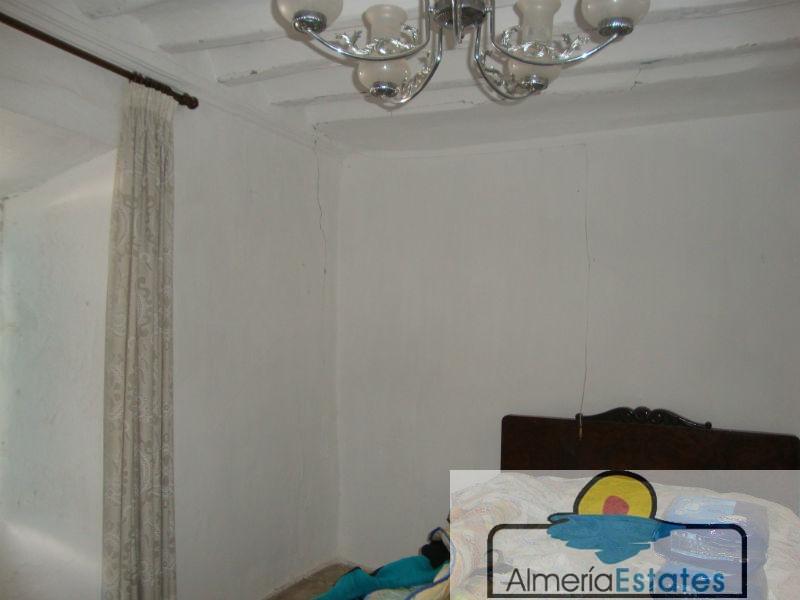 For sale of house in Albánchez