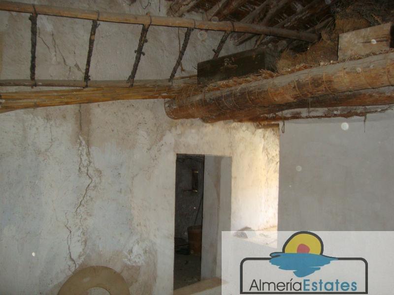 For sale of house in Albánchez