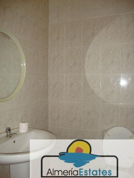 Venta de local comercial en Cantoria