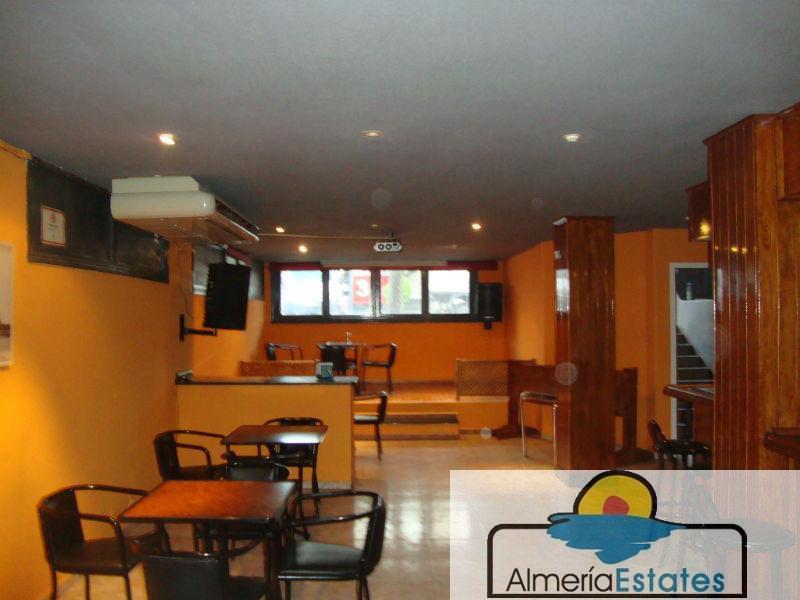 Venta de local comercial en Cantoria