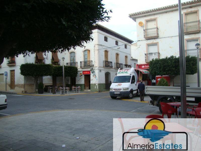 Venta de local comercial en Cantoria