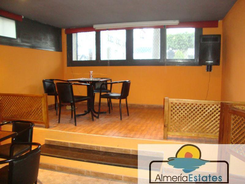 Venta de local comercial en Cantoria