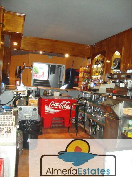 Venta de local comercial en Cantoria