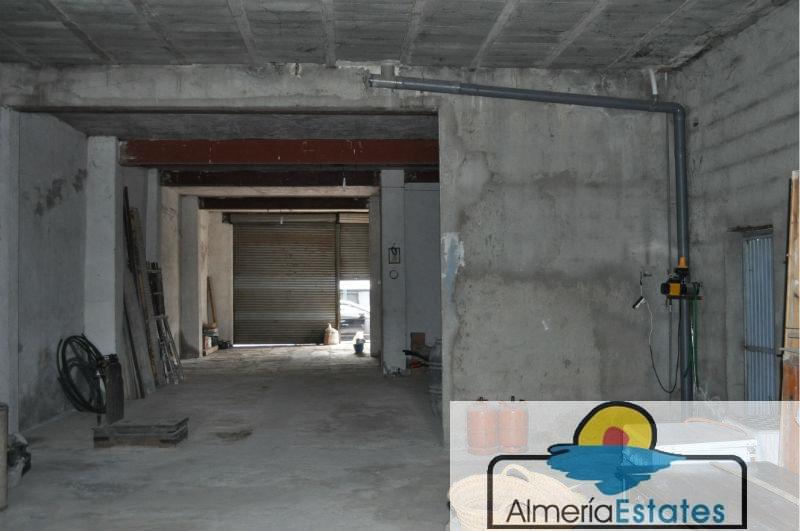 For rent of commercial in Albox