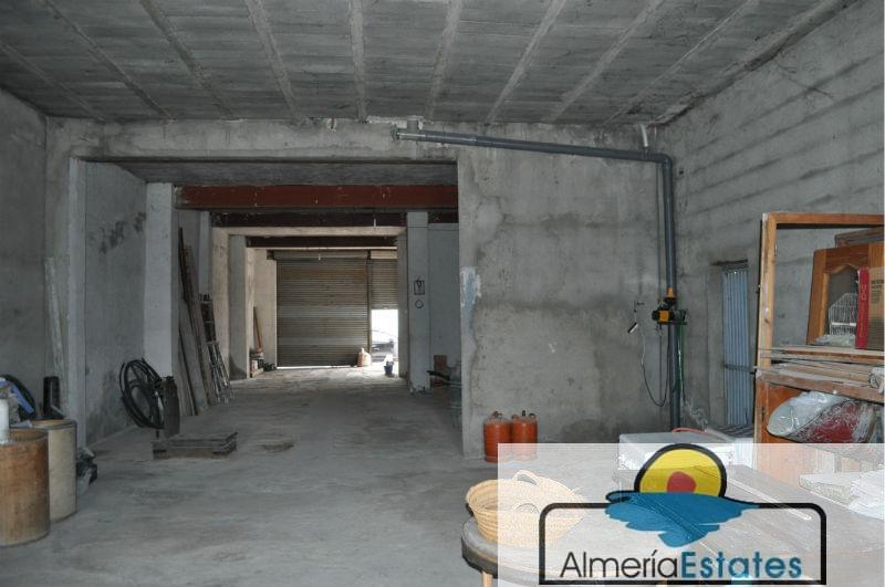 For rent of commercial in Albox